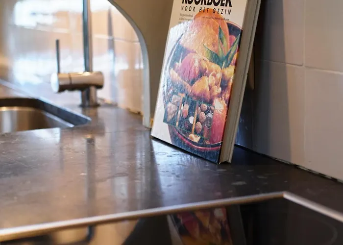 Lecomte - The Shoreline Seaview 118 公寓 *