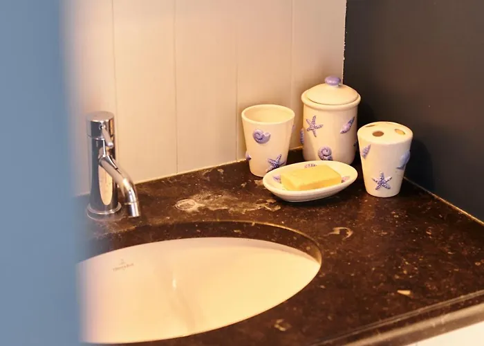 Lecomte - The Shoreline Seaview 118 公寓 *